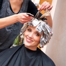 Чем оттереть краску для волос с кожи в домашних условиях: популярные средства и полезные советы