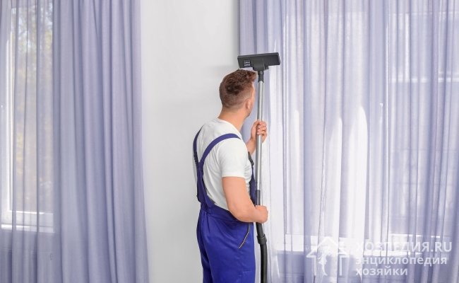 Сухая чистка – уникальный метод, который позволяет очистить шторы в домашних условиях, не снимая их с карниза