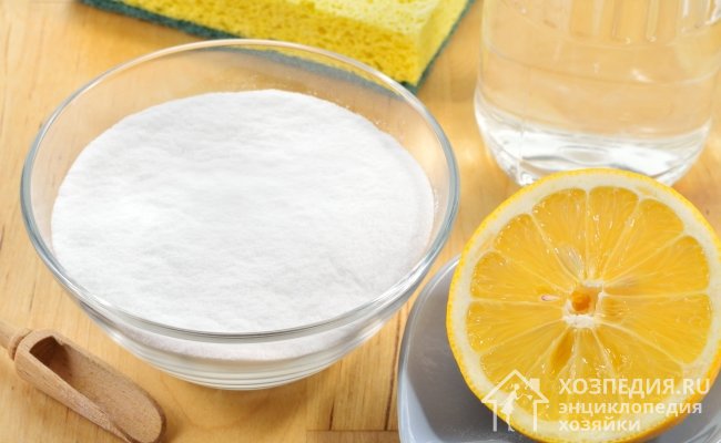 Для чистки силиконовых изделий используйте натуральные домашние очистители – смесь соды и сока лимона. Они безопасны для здоровья, при этом эффективно справляются даже с застарелым и въевшимися загрязнениями