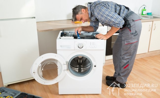 При наличии необходимых инструментов и навыков выполнить ремонт стиральной машины можно своими силами