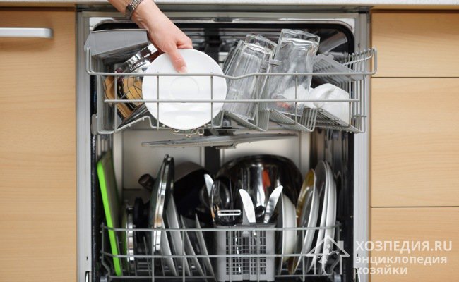 Вместимость посудомойки должна быть достаточной для того, чтобы за один раз перемыть посуду, накопившуюся в течение дня