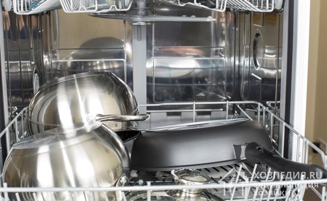 Посудомойка может качественно отмыть кастрюли и сковородки