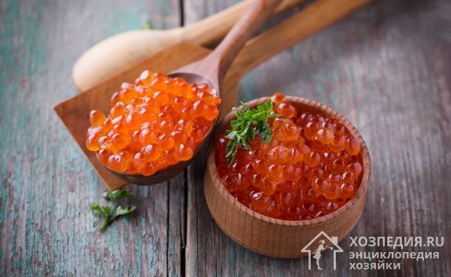 Красная икра – дорогой деликатес, который отличается особым вкусом и полезными свойствами