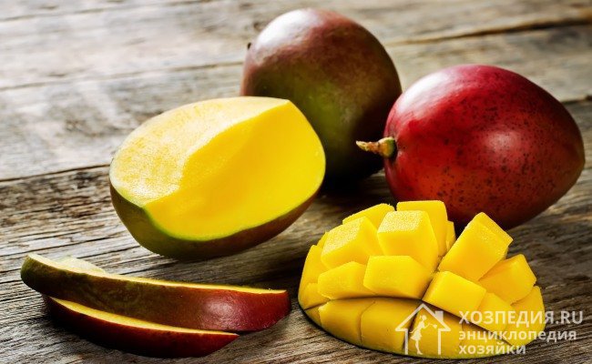 Мякоть спелого манго имеет красивый желтый цвет и насыщенный аромат