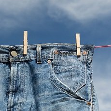 Как быстро высушить джинсы после стирки