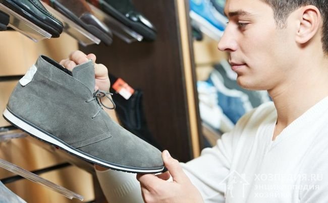 Как чистить замшевую обувь: полезные рекомендации