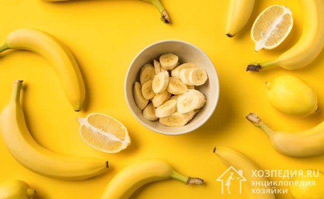 Избежать потемнения нарезанного банана поможет сбрызгивание плода соком яблока, лимона или лайма