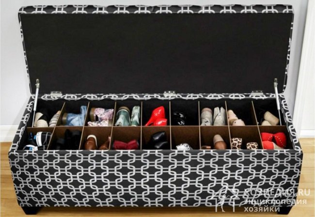 Скамейка-сундук – пуф для прихожей со встроенными внутренними секциями для обуви