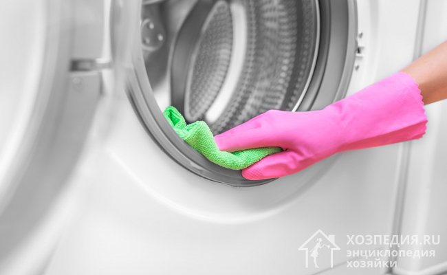 Недостаточные очистка и высушивание складок резиновой манжеты - причина появления неприятного запаха в стиральной машине