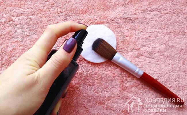 Антибактериальное средство для очищения инструментов для макияжа