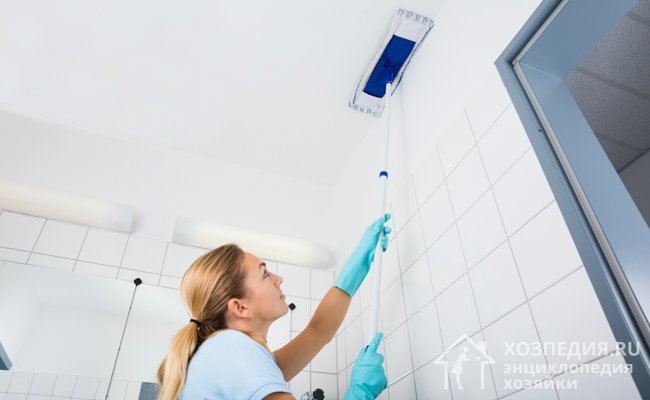 Как мыть натяжные потолки: практичные рекомендации