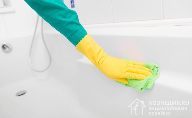 Избавиться от желтого налета в ванне можно самостоятельно при помощи подручных домашних средств или специальной бытовой химии