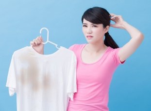 Как вывести масляное пятно с одежды