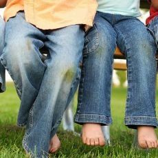 Как отстирать пятна от травы на джинсах