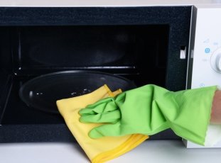 Как почистить микроволновку в домашних условиях