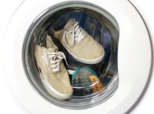 Можно ли стирать кроссовки в стиральной машине?