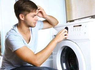 Почему стиральная машина при отжиме сильно шумит