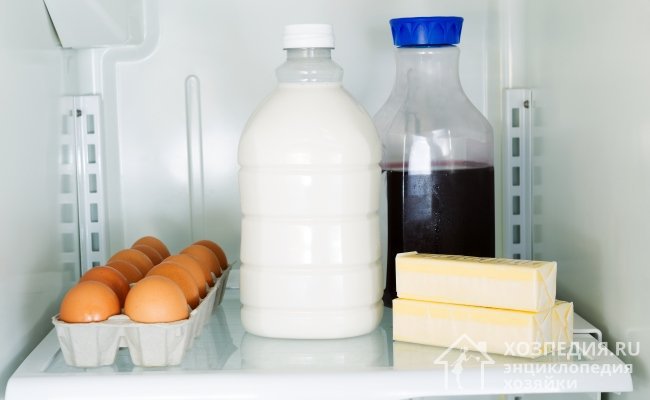 Столовые яйца можно хранить в холодильнике не дольше 25 суток (Также можно ориентироваться на сроки, указанные на упаковке)